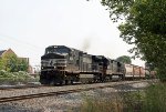 NS 9430 & 8810 lead train 159 towards the signals at Aycock